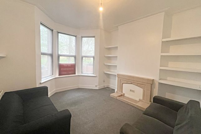 Terraced house to rent in Chatsworth Road, Hackney