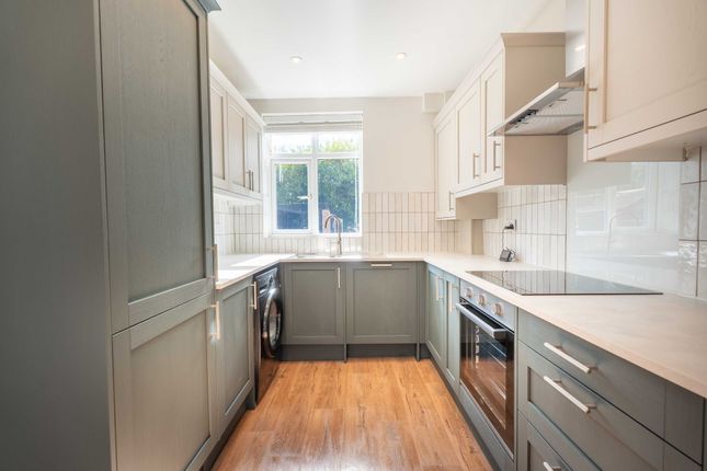 118 Stainburn Crescent, Leeds photo 4