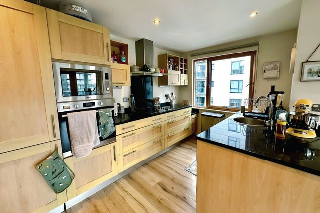 Apartment, 36, McClure House, Leeds photo 5