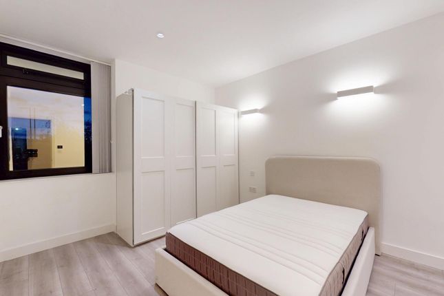 New Horizons Court, Brentford photo 3