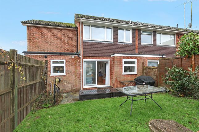 7, Greenacres, Surrey photo 2