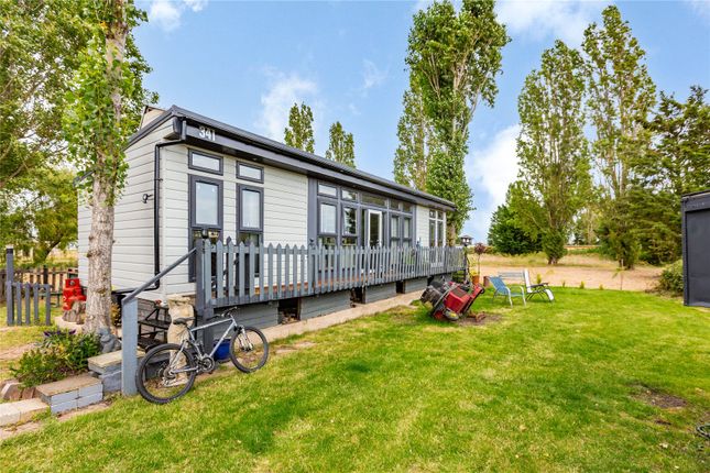Thumbnail Mobile/park home for sale in Main Road, St. Lawrence, Southminster, Essex