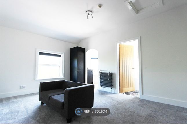 Flat, Kirkley Cliff Road, Lowestoft photo 5