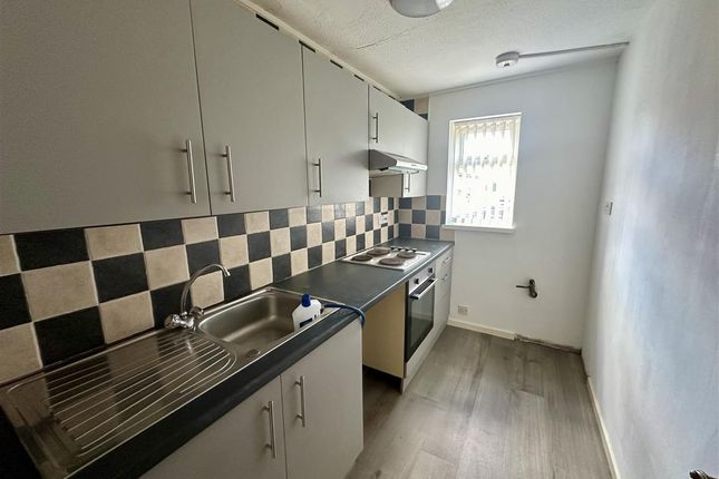 38, Exeter Drive, Leeds photo 3