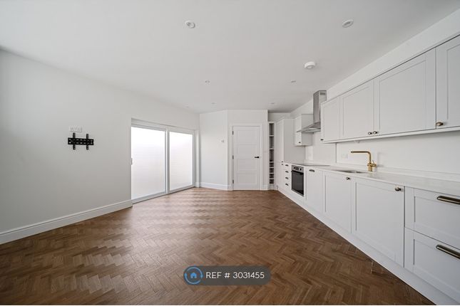 Timber Hill Road, Caterham photo 2