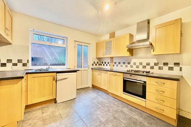 2, Cleve Avenue, Matlock photo 4