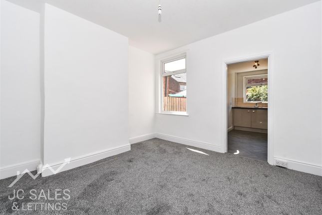15, Oakland Road, Sheffield photo 3