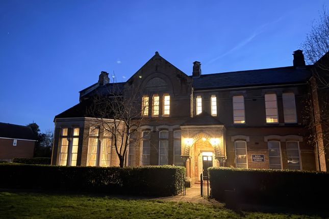 King Georges Lodge,Flat 1, Monro Drive, Guildford photo 2