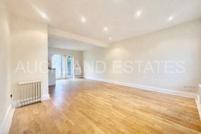 28, Brookside, South Mimms photo 4