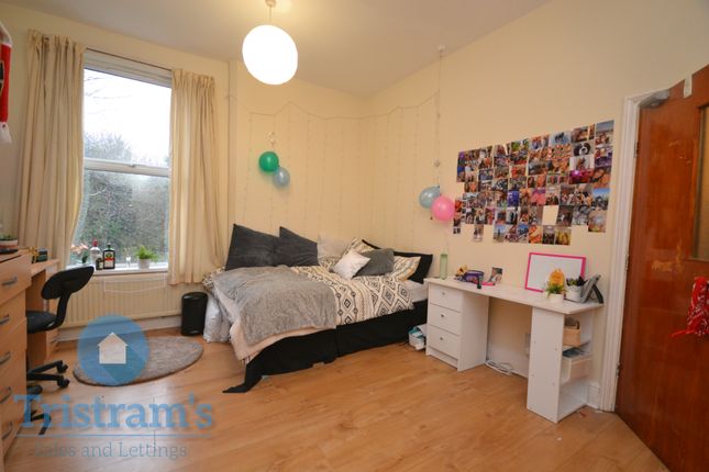 Room to rent in Room 6, Hound Road, West Bridgford