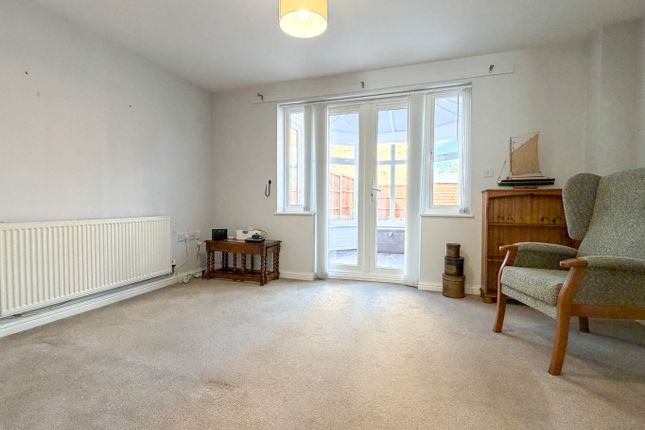 2, Cawdor Close, Attleborough photo 2
