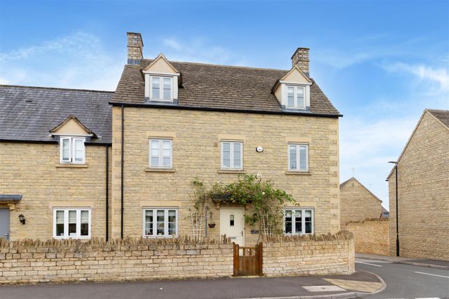 Thumbnail Property for sale in Moss Way, Cirencester