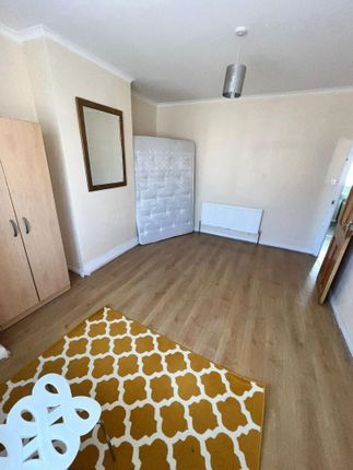 Terraced house to rent in Colliers Wood, London