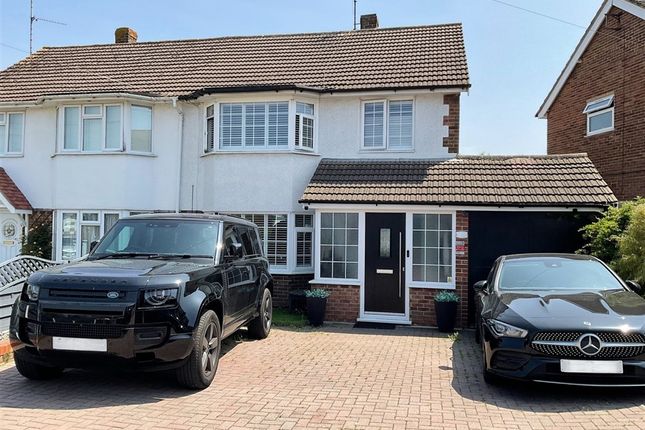 3-bed semi-detached on Jarrett Avenue Wainscott, Rochester, £410,000