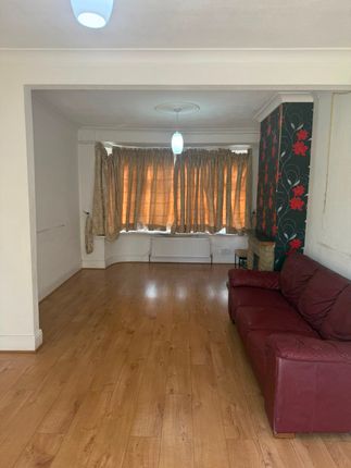 23 , Rosslyn Avenue, Dagenham photo 4
