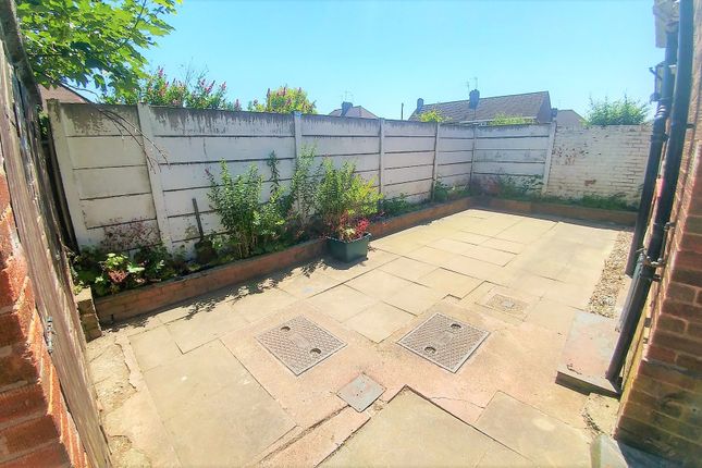 20 Woodside Road, Dudley photo 3