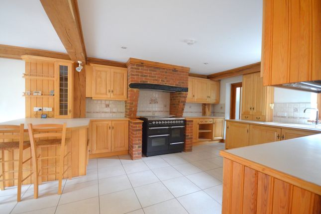 Oakwood, Long Lane, Royston photo 3