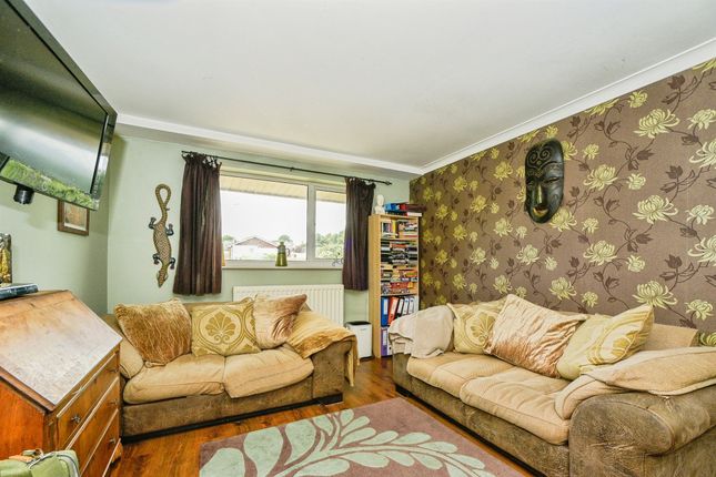 22, Fiddington Clays, Devizes photo 2