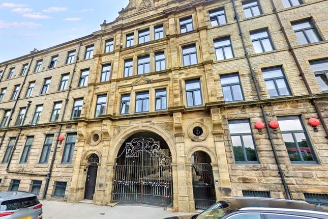 2-bed flat on Apartment 104 Conditioning House,, Cape Street, Bradford, £47,000