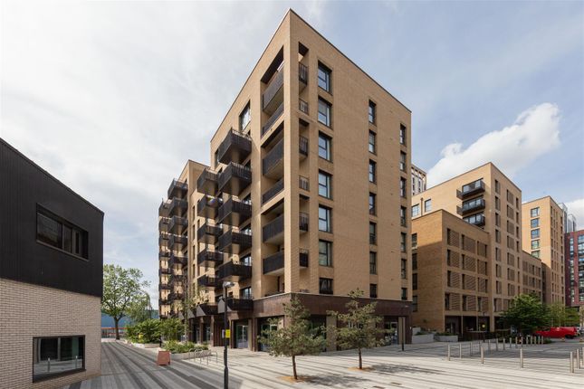Thumbnail Flat for sale in Frank Searle Passage, London