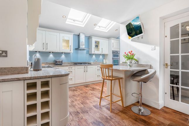 17 Ashgrove Court, Oakwood, Derbyshire photo 2