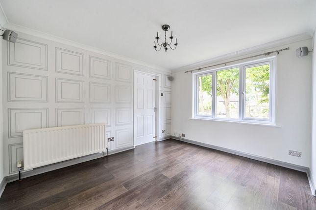 18 Eavestone Grove, Harrogate photo 3