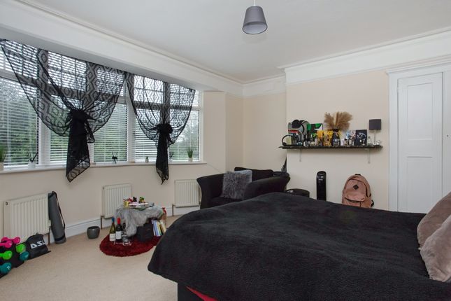 Detached house to rent in Reigate Road, Reigate