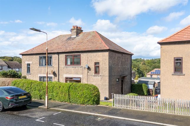 30_Gunsgreen_Crescent-01.Jpg
