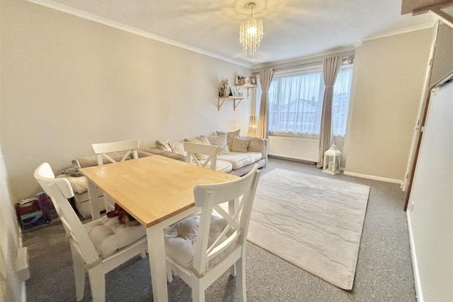 60, Redwood Road, Poole photo 4