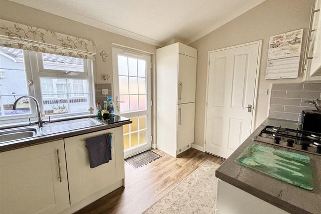 4 Jasmine Court, Organford Manor Country Park, Poole photo 3