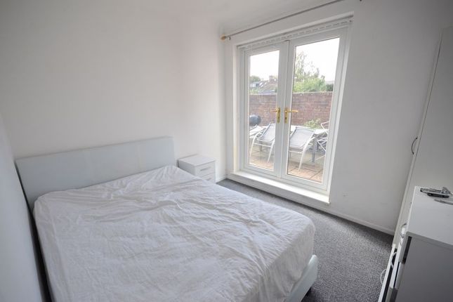 Room to rent in Wimborne Road, Poole
