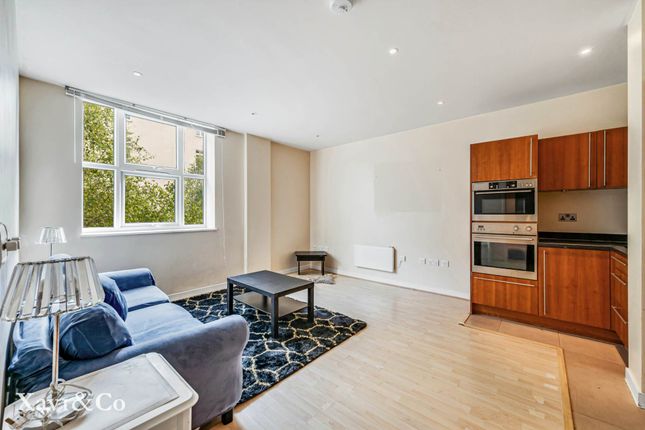 Bromyard House, Bromyard Avenue, London photo 3