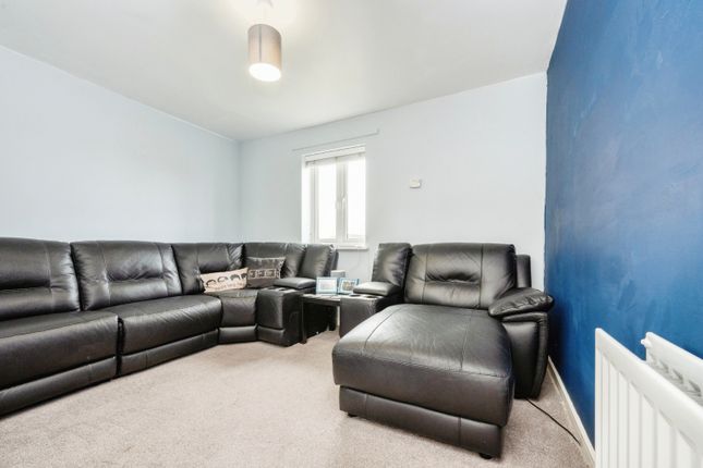 Flat for sale in Beauvais Avenue, Bedford