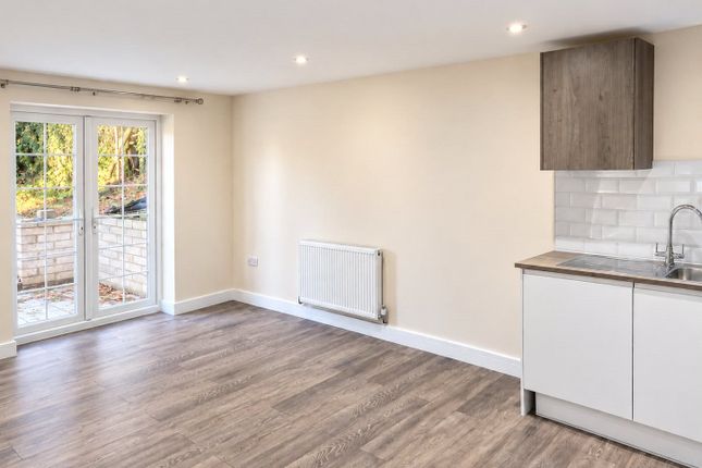 Aylsham Drive, Uxbridge photo 3
