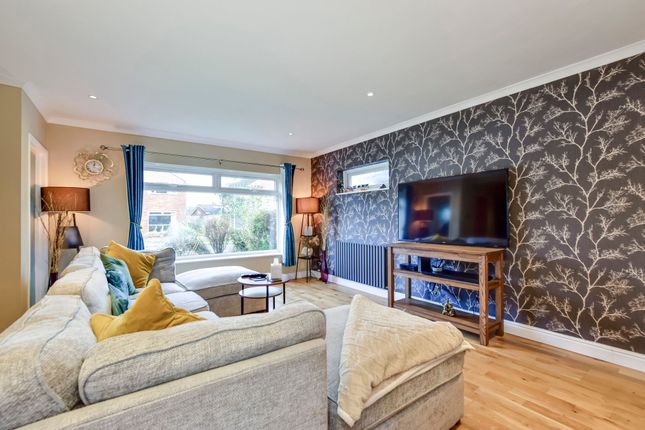 47 Greenways, Abbots Langley photo 3