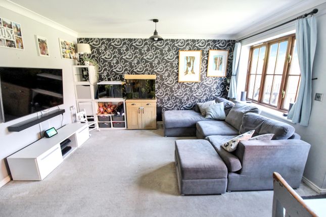 2, Peel Place Petersfield Road, Bordon photo 3