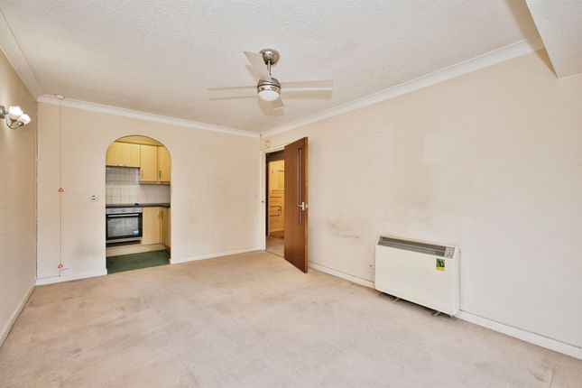 Flat 41, Homeville House, Hendford, Yeovil photo 4