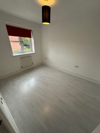 Town house to rent in St. Marys Court, Kenilworth