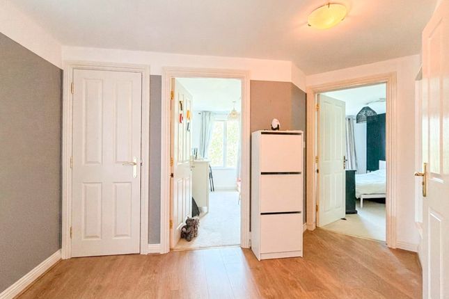 Flat 181, Squires Court, Bedminster Parade, Bristol photo 3
