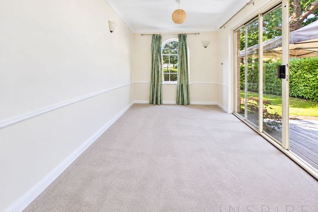 24 Highdown Way, Horsham photo 3