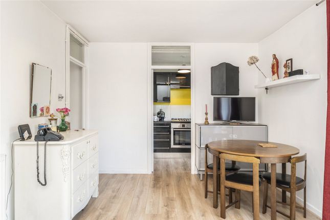 Flat 11, Dunmore Point,, Gascoigne Place, London photo 4