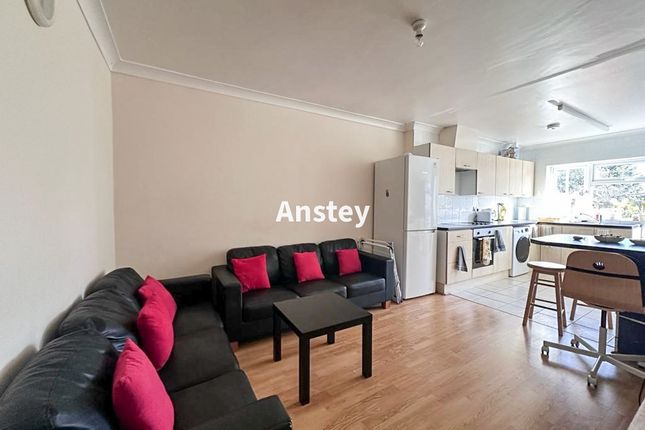 Thumbnail Semi-detached house to rent in Upper Shaftesbury Avenue, Southampton