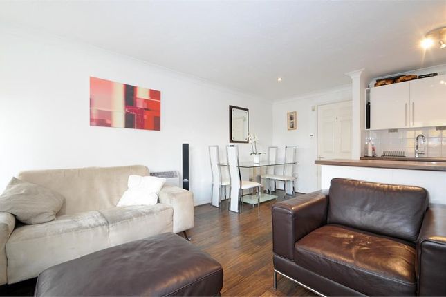 Thumbnail Flat to rent in Welsford Street, London