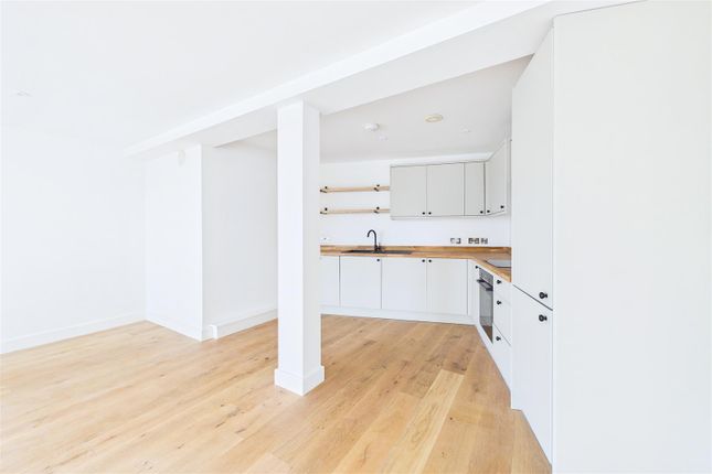 Apartment 11, Bay Court, 2-4 Bay Road, Clevedon photo 4
