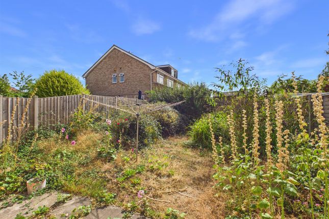 5, Brionne Way, Gloucester photo 4