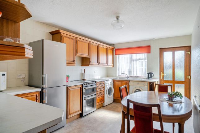 15, Nunney Close, Bristol photo 4
