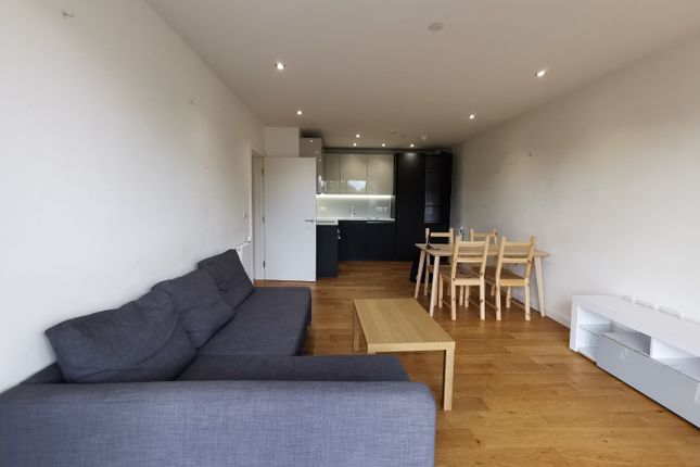 Flat to rent in Dawson Building, 52 Prospect Row, London