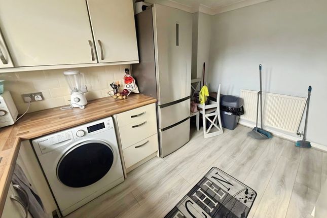 29, PETERBOROUGH photo 4