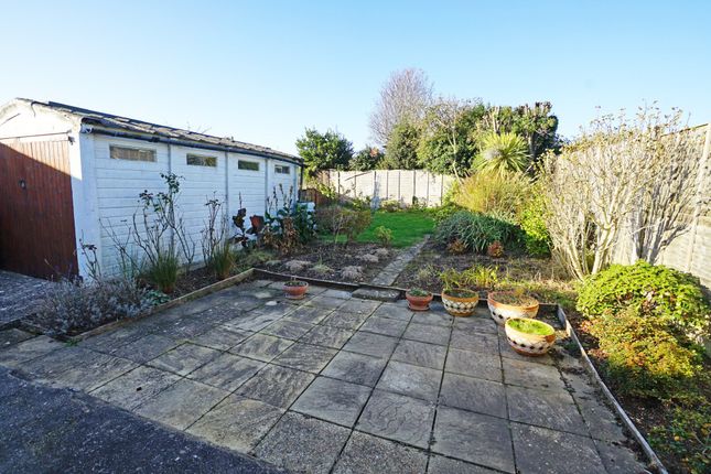 40, Highcroft Crescent, Bognor Regis photo 4