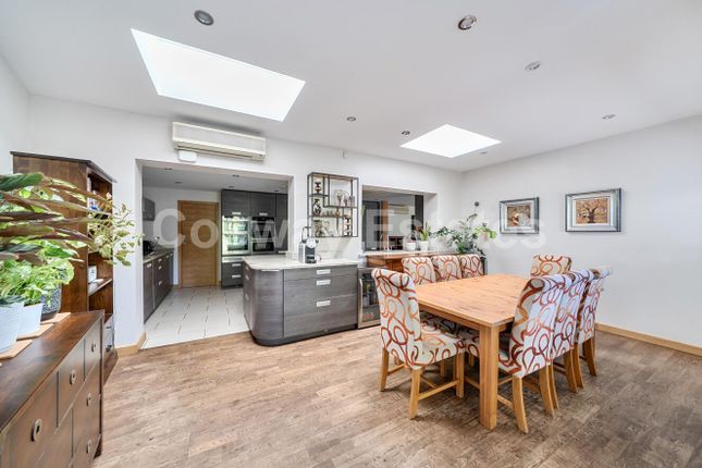 7, The Lincolns, Mill Hill, NW7, London photo 2